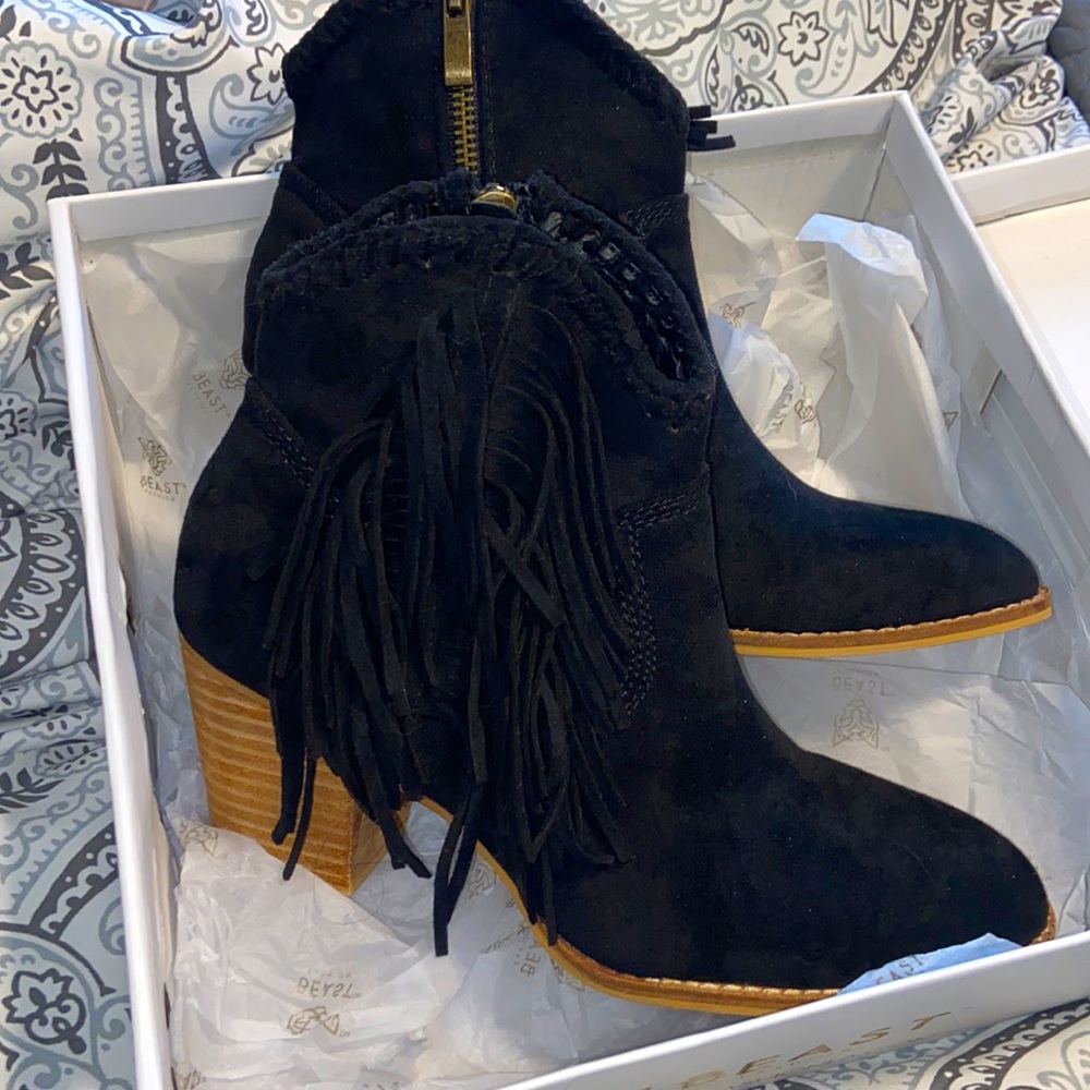 Black fringe booties